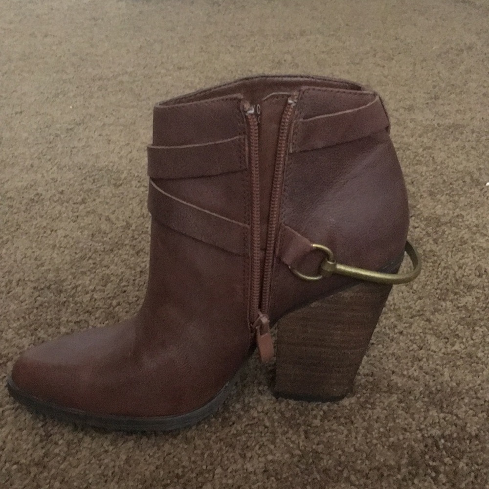 Worn ONCE. Brown leather booties